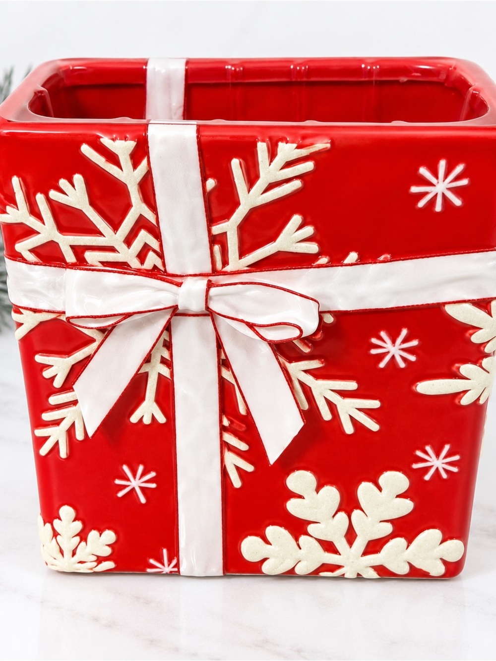 FTD “Say More With Flowers” Christmas Flower Vase Red Snowflake